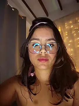 Snapshot of Juanelopez1 chatting on February 2025 11:36:02 PM Juanelopez1 online show from February 2025 11:36:02 PM