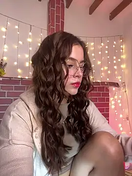 Snapshot of Juanelopez1 chatting on February 2026 12:09:02 AM Juanelopez1 online show from February 2026 12:09:02 AM