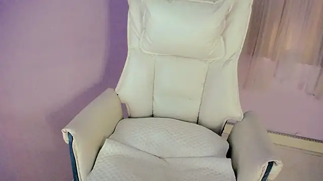   18Angel   online show from October 2025 06:50:02 AM