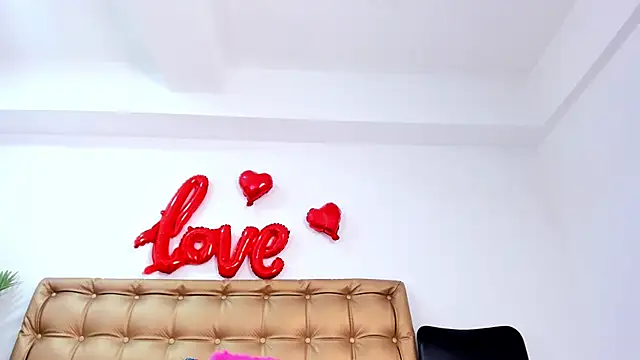 sophie-newton online show from March 2025 06:36:01 PM