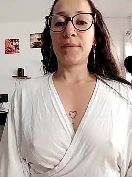 emilypoppy3 online show from February 2026 07:14:02 PM