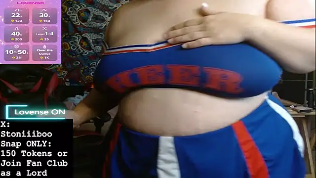 Stoniiiboo online show from November 2025 01:36:01 PM