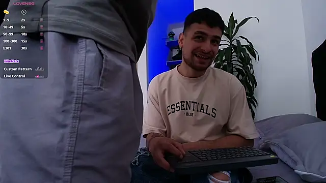 Aron-santoro online show from March 2026 04:33:01 PM