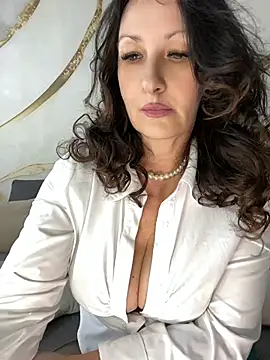 Katie-n online show from July 2026 06:33:02 AM