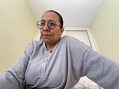 Snapshot of sweeviolet chatting on February 2025 02:19:02 PM sweeviolet online show from February 2025 02:19:02 PM