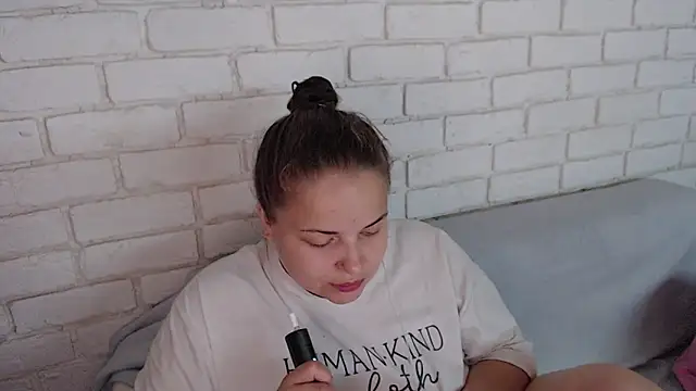 Crazyy girl  online show from September 2025 01:46:02 PM