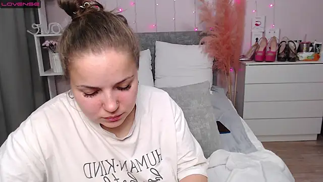 Crazyy girl  online show from January 2026 03:14:02 PM