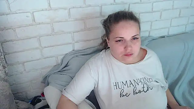 Crazyy girl  online show from February 2026 04:25:01 PM