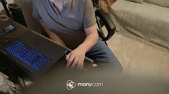 lolacharlyxh online show from January 2025 05:11:01 PM