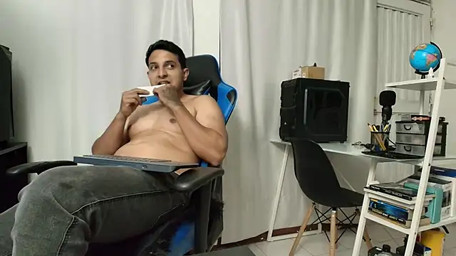 Snapshot of hott_dicks chatting on May 2026 10:59:02 PM hott dicks online show from May 2026 10:59:02 PM