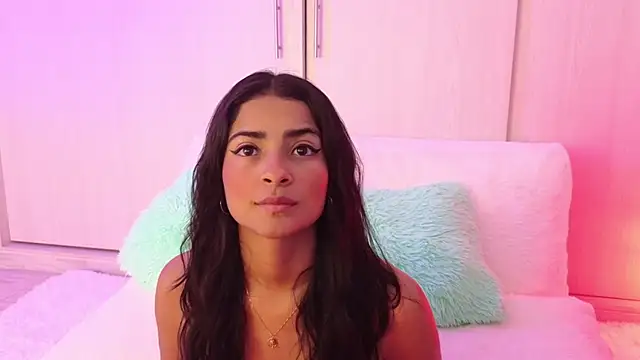 Snapshot of Yues050600 chatting on December 2024 01:26:02 AM Yues050600 online show from December 2024 01:26:02 AM