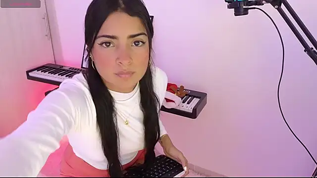 Snapshot of Yues050600 chatting on December 2024 11:46:02 PM Yues050600 online show from December 2024 11:46:02 PM