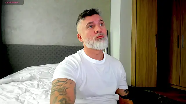 BlowMyXXL online show from February 2025 02:00:01 PM