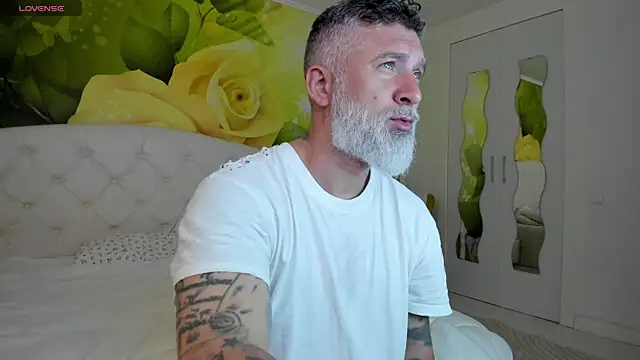 BlowMyXXL online show from March 2026 07:34:02 AM