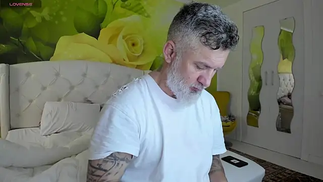 BlowMyXXL online show from April 2026 05:38:01 AM