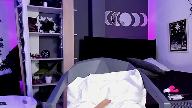 Raven Witch  online show from December 2024 02:55:02 AM