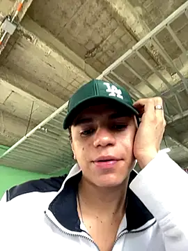 Snapshot of marckalexis chatting on September 2025 01:02:01 PM marckalexis online show from September 2025 01:02:01 PM