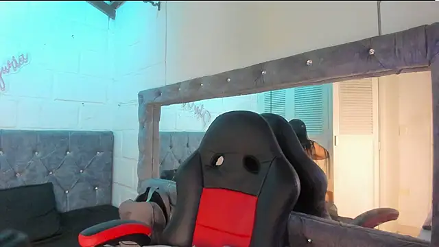 Snapshot of sarajhonson_dl chatting on February 2026 05:07:02 PM sarajhonson dl online show from February 2026 05:07:02 PM