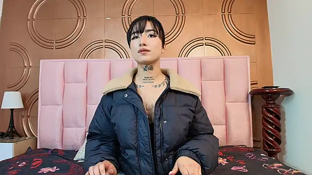 emmily keller19 online show from September 2025 01:23:02 PM