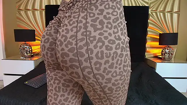 emmily keller19 online show from February 2026 01:20:01 PM