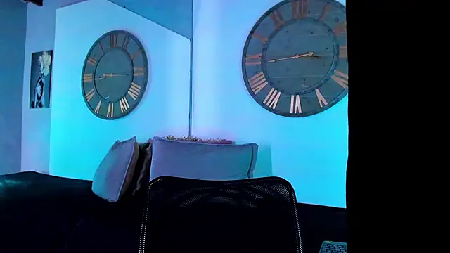 Snapshot of Mike_0233_ chatting on December 2024 03:54:01 AM Mike 0233 online show from December 2024 03:54:01 AM