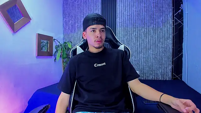 Mike 0233  online show from January 2026 04:27:01 AM