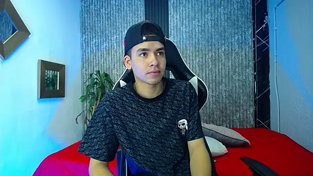 Mike 0233  online show from February 2026 04:09:02 AM