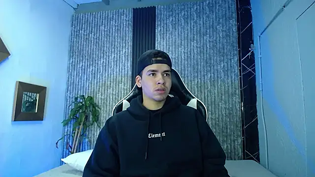 Mike 0233  online show from February 2026 04:52:02 AM