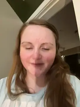Snapshot of GingerSnap33 chatting on February 2025 07:07:02 AM GingerSnap33 online show from February 2025 07:07:02 AM