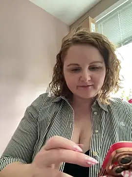 Snapshot of GingerSnap33 chatting on June 2026 12:02:02 AM GingerSnap33 online show from June 2026 12:02:02 AM