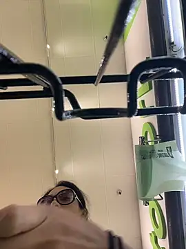 starrynikki online show from November 2025 06:07:02 PM