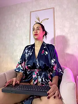 thaliacollins online show from October 2025 12:26:01 PM