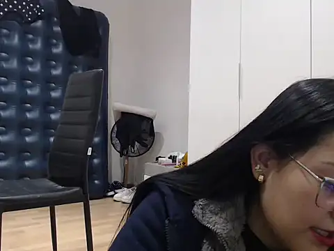 Snapshot of Alisha_99 chatting on November 2025 06:39:01 PM Alisha 99 online show from November 2025 06:39:01 PM