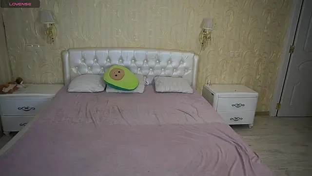 LunaaMayy online show from November 2025 10:10:01 PM