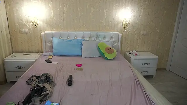 Snapshot of LunaaMayy chatting on March 2026 05:08:02 AM LunaaMayy online show from March 2026 05:08:02 AM