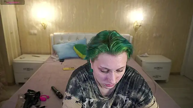 Snapshot of LunaaMayy chatting on March 2026 04:35:01 PM LunaaMayy online show from March 2026 04:35:01 PM