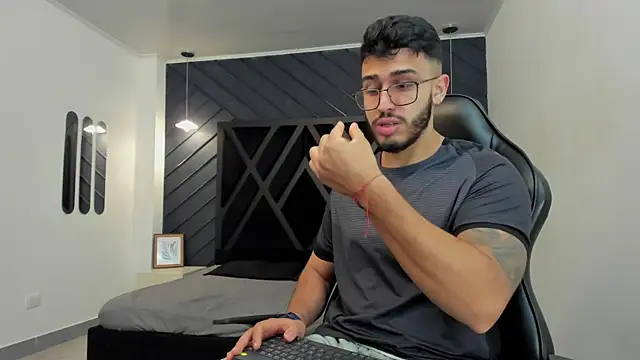 Liam Kleiin online show from November 2025 11:25:02 AM