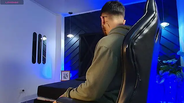 Liam Kleiin online show from April 2026 11:21:02 AM