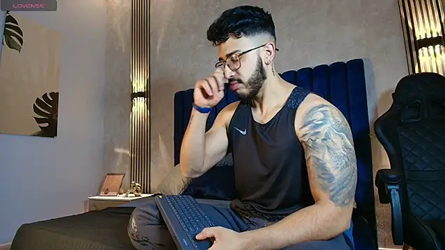 Snapshot of Liam_Kleiin chatting on July 2026 11:23:02 AM Liam Kleiin online show from July 2026 11:23:02 AM