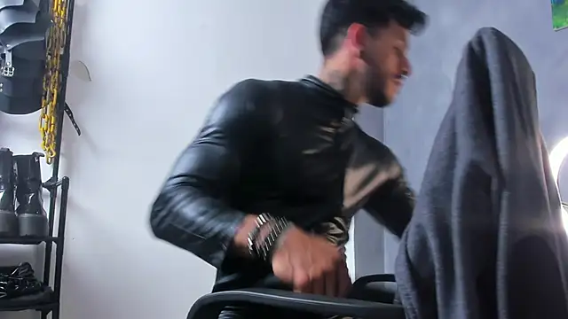 Snapshot of JuanBlade chatting on February 2026 04:17:01 AM JuanBlade online show from February 2026 04:17:01 AM