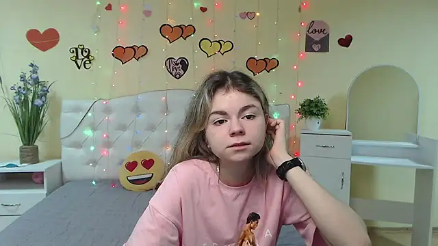 TinaRedly online show from February 2025 01:14:02 AM