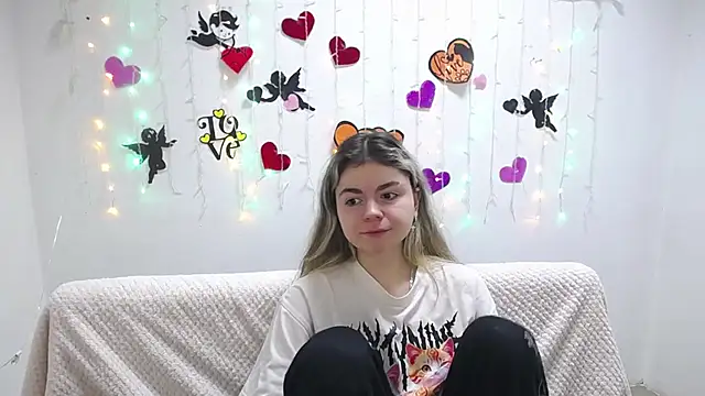 TinaRedly online show from February 2025 12:49:01 AM