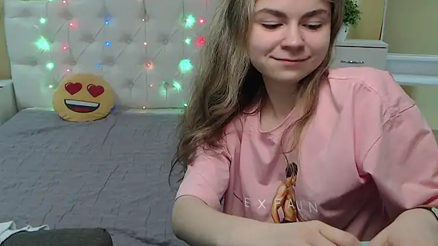 TinaRedly online show from March 2025 05:14:02 AM