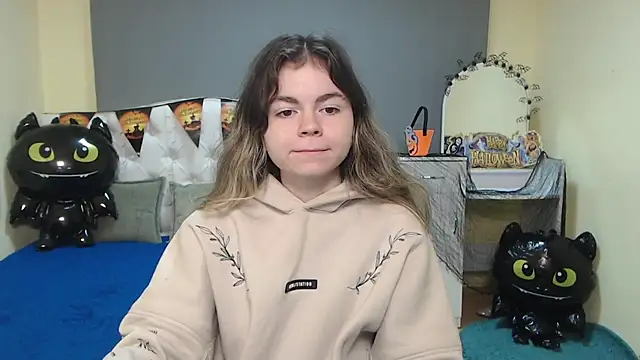 TinaRedly online show from October 2025 06:02:02 AM