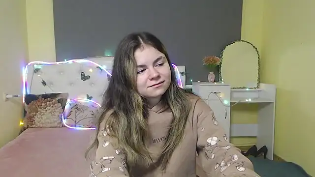 TinaRedly online show from April 2026 06:58:02 AM