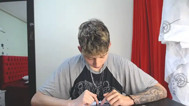 Snapshot of _Thomas_hot_ chatting on December 2024 06:05:02 AM Thomas hot online show from December 2024 06:05:02 AM