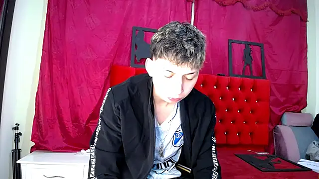Snapshot of _Thomas_hot_ chatting on March 2025 01:53:02 AM Thomas hot online show from March 2025 01:53:02 AM