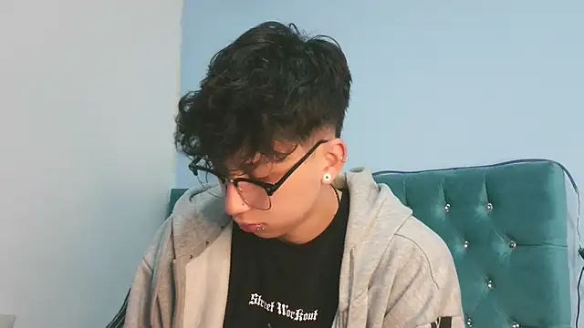  Thomas hot  online show from April 2026 04:29:01 AM