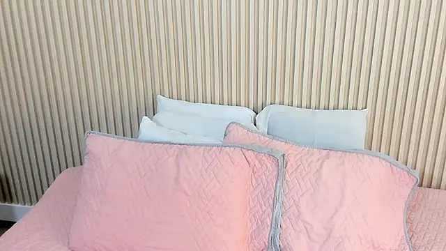 charlottebrowns  online show from November 2025 01:39:02 PM