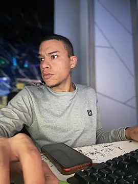 Osiiriis online show from February 2025 03:44:02 AM